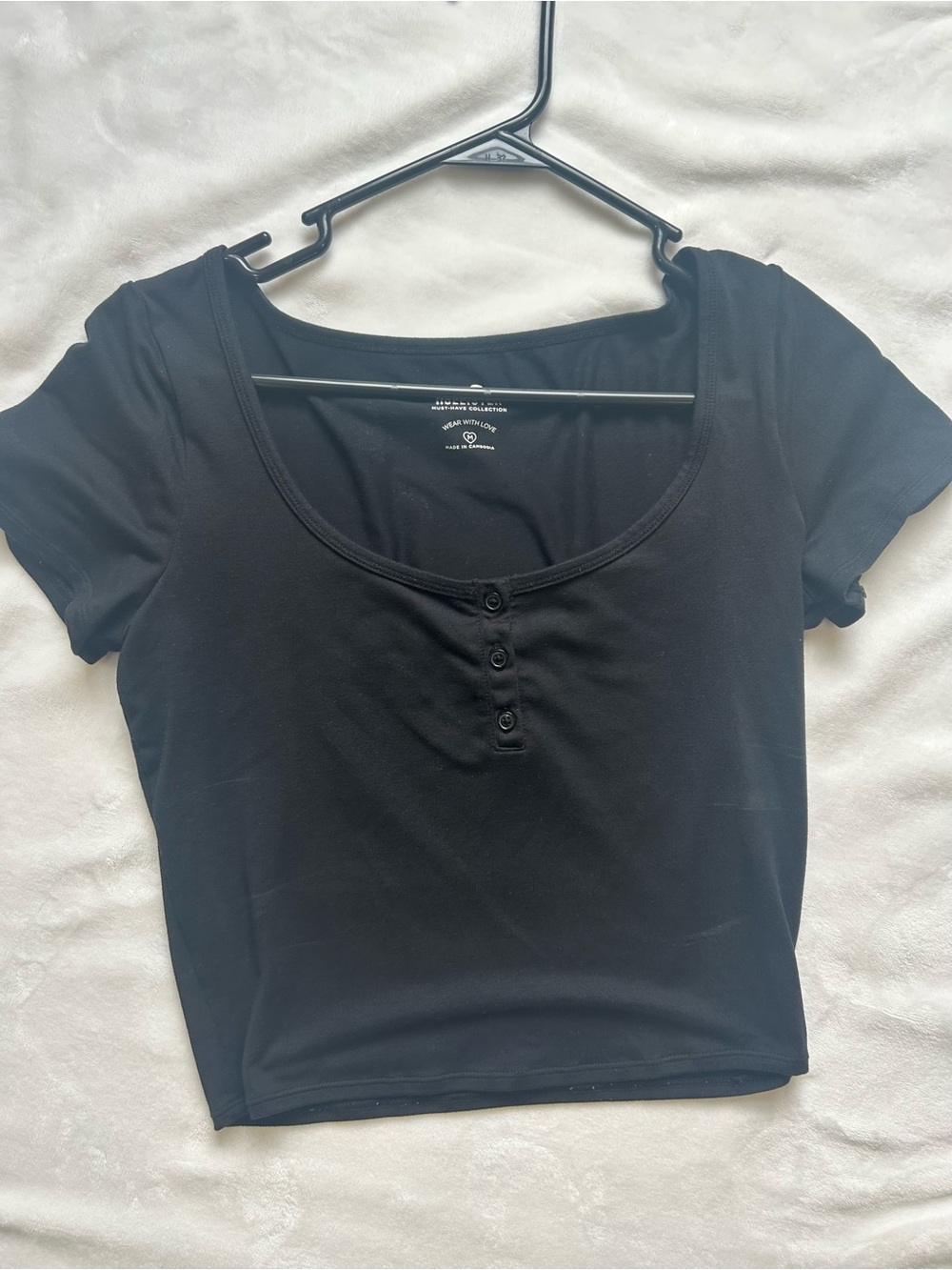 Hollister Henley short-sleeve shirt